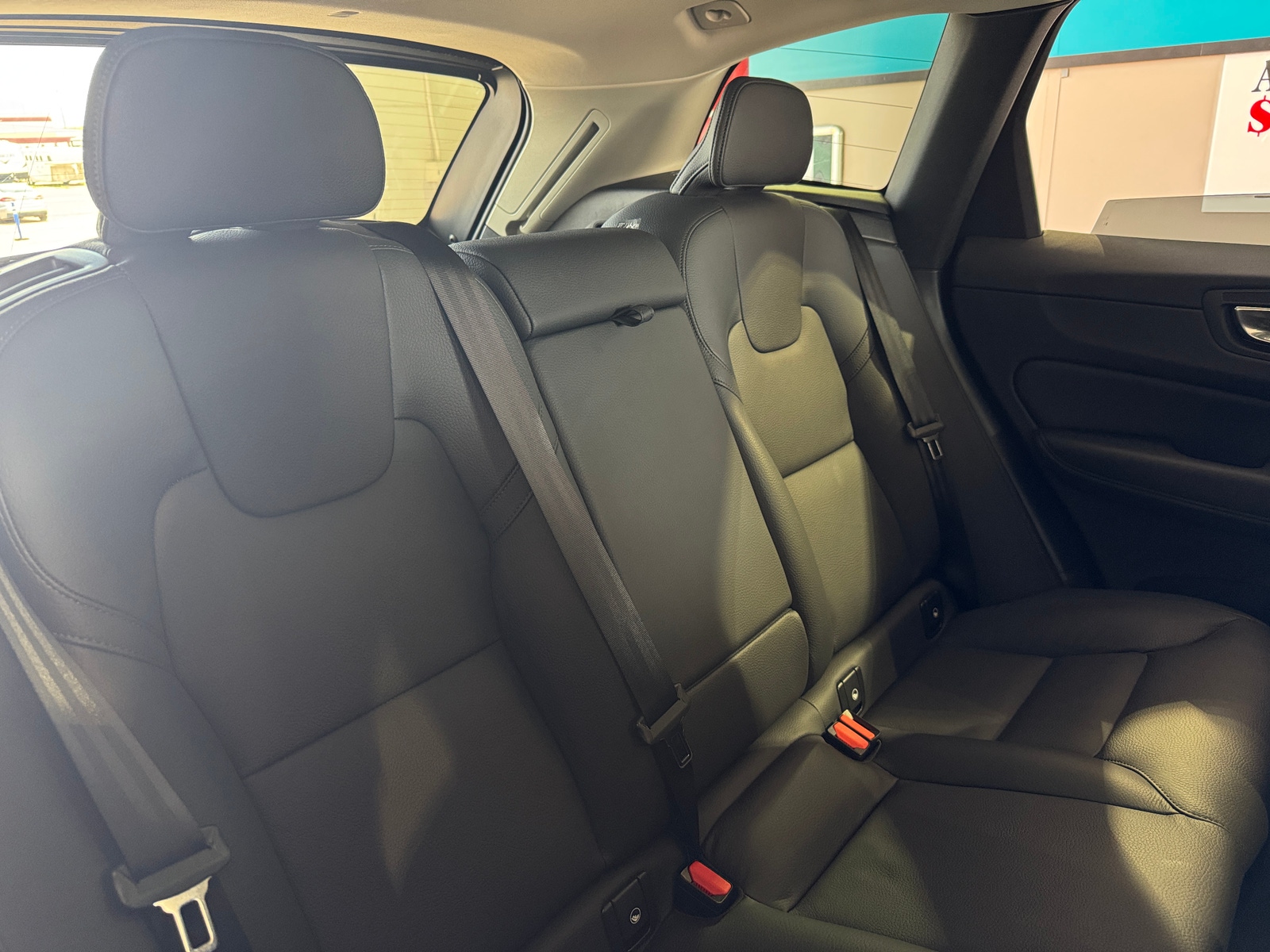Thumbnail: 2025 Volvo XC60 - 5