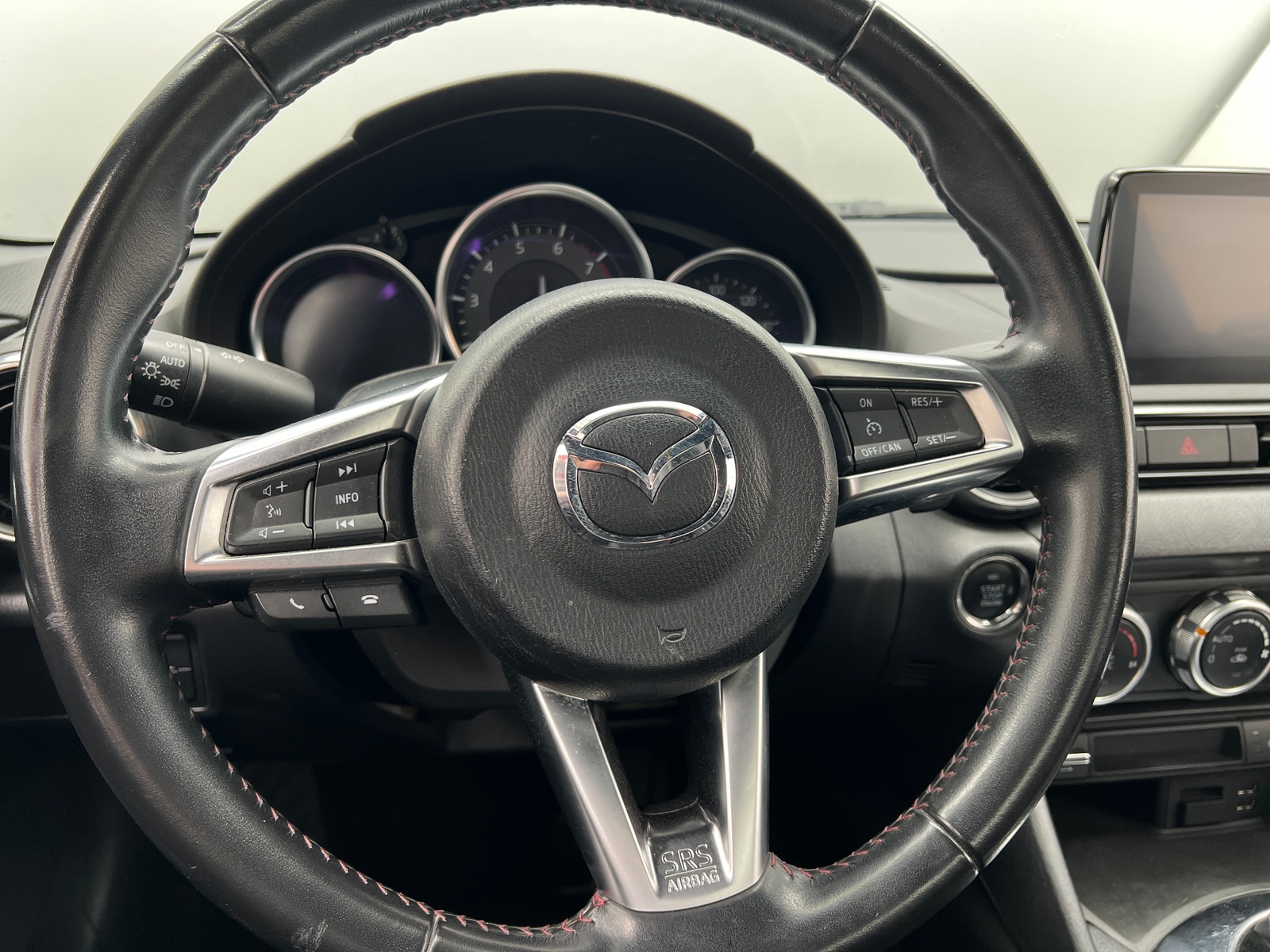 Thumbnail: 2018 Mazda MX-5 Miata - 4
