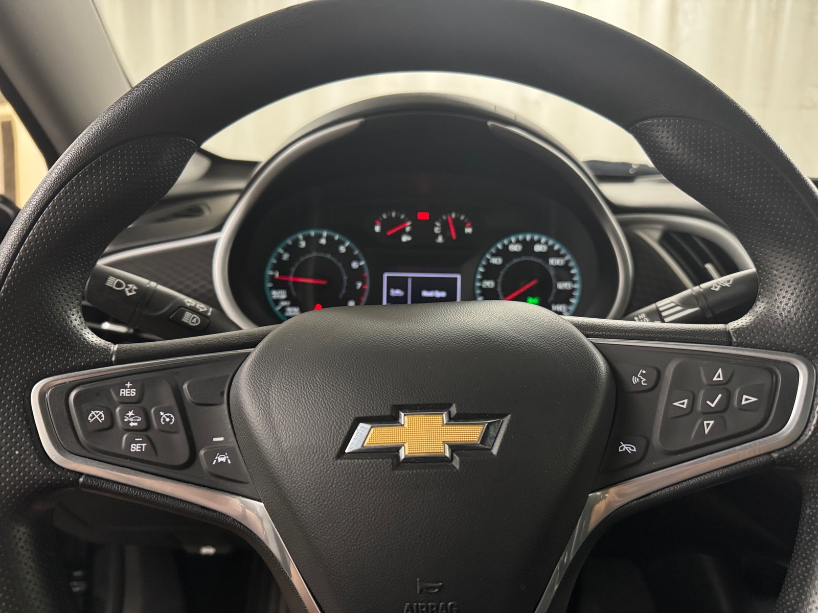 Thumbnail: 2023 Chevrolet Malibu - 5