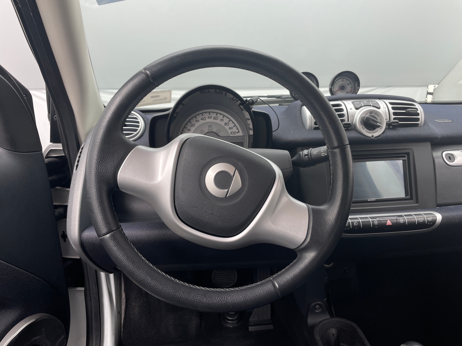 Thumbnail: 2014 smart fortwo - 5