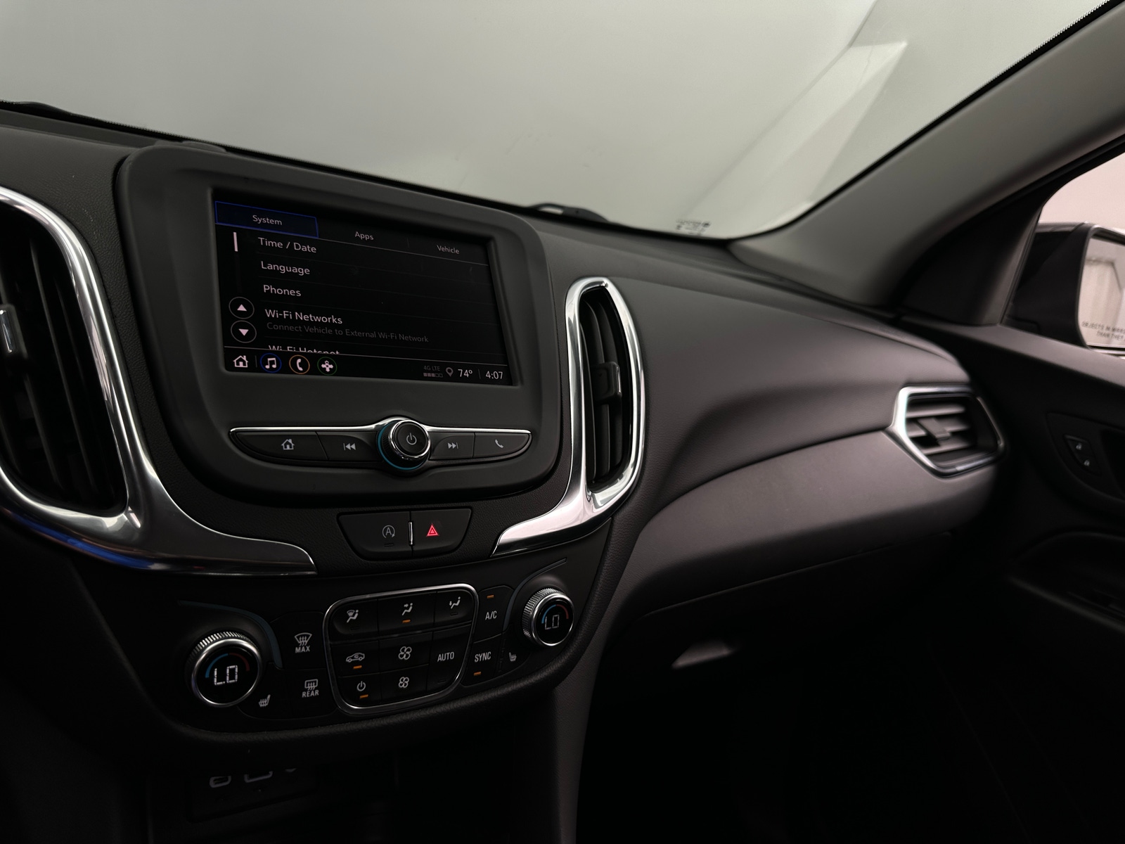 Thumbnail: 2023 Chevrolet Equinox - 4