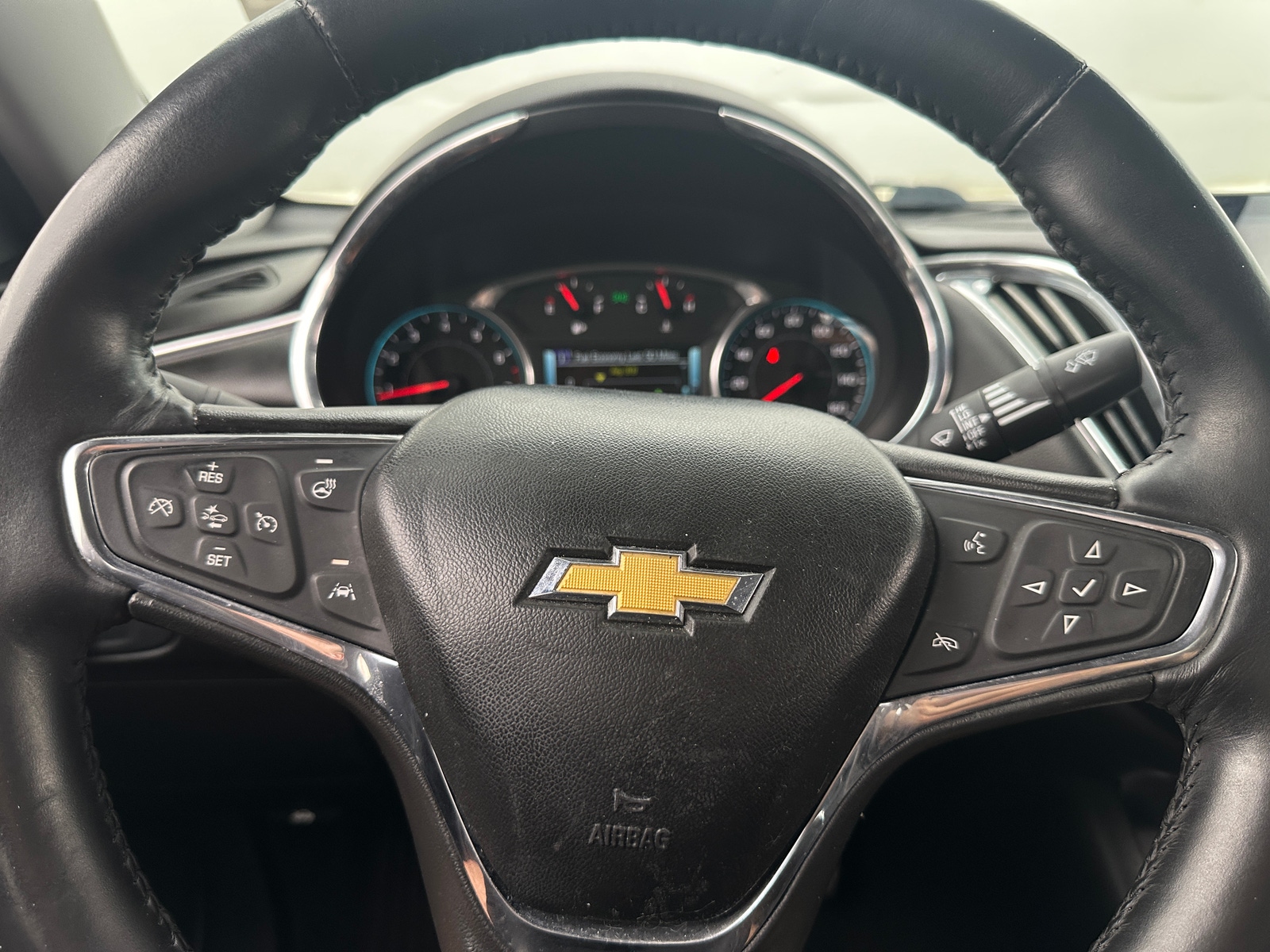 Thumbnail: 2016 Chevrolet Malibu - 4