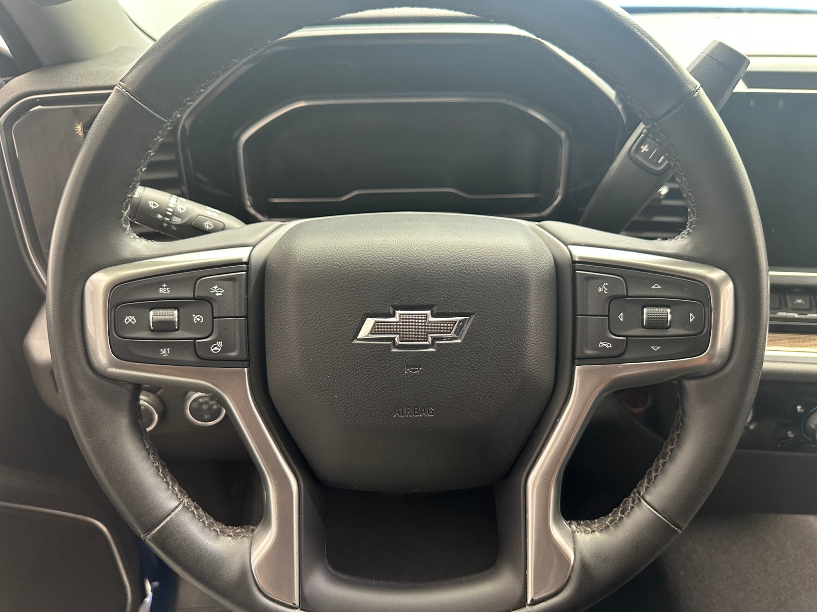 Thumbnail: 2023 Chevrolet Silverado 1500 - 5