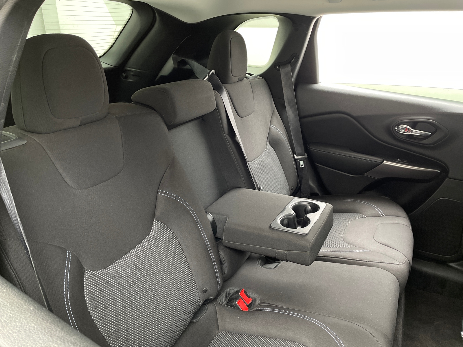 Thumbnail: 2019 Jeep Cherokee - 6