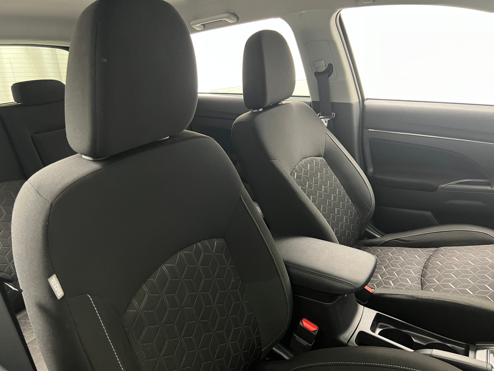 Thumbnail: 2022 Mitsubishi Outlander Sport - 2