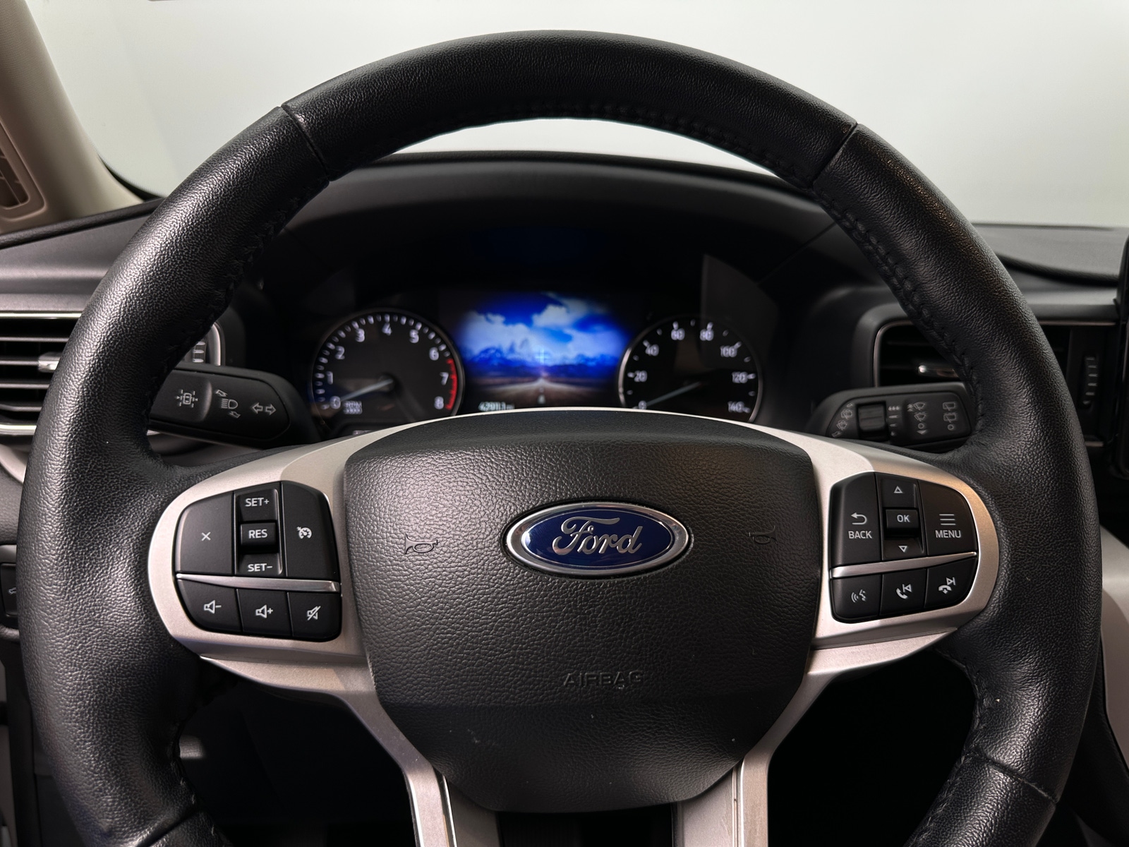 Thumbnail: 2023 Ford Explorer - 5