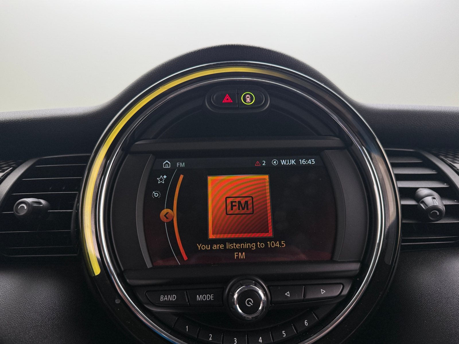 Thumbnail: 2021 MINI Cooper Hardtop - 3