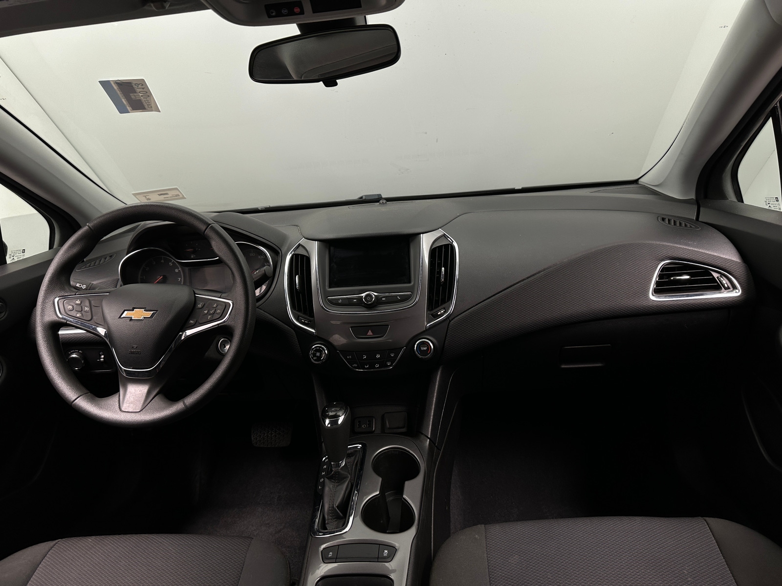 Thumbnail: 2019 Chevrolet Cruze - 3
