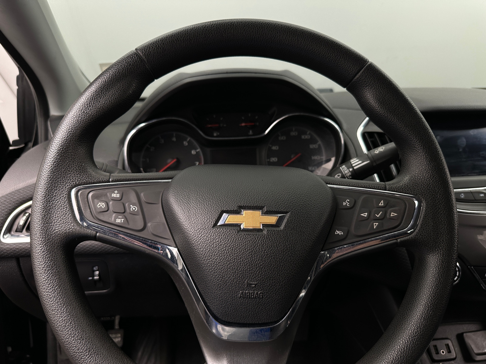 Thumbnail: 2019 Chevrolet Cruze - 5