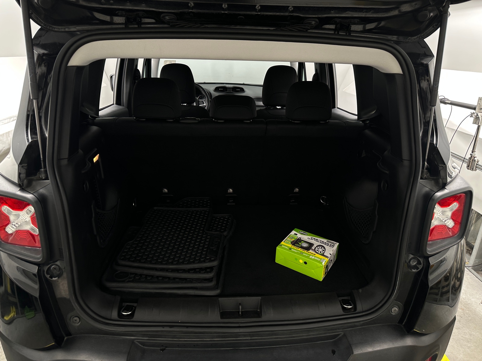 Thumbnail: 2020 Jeep Renegade - 7