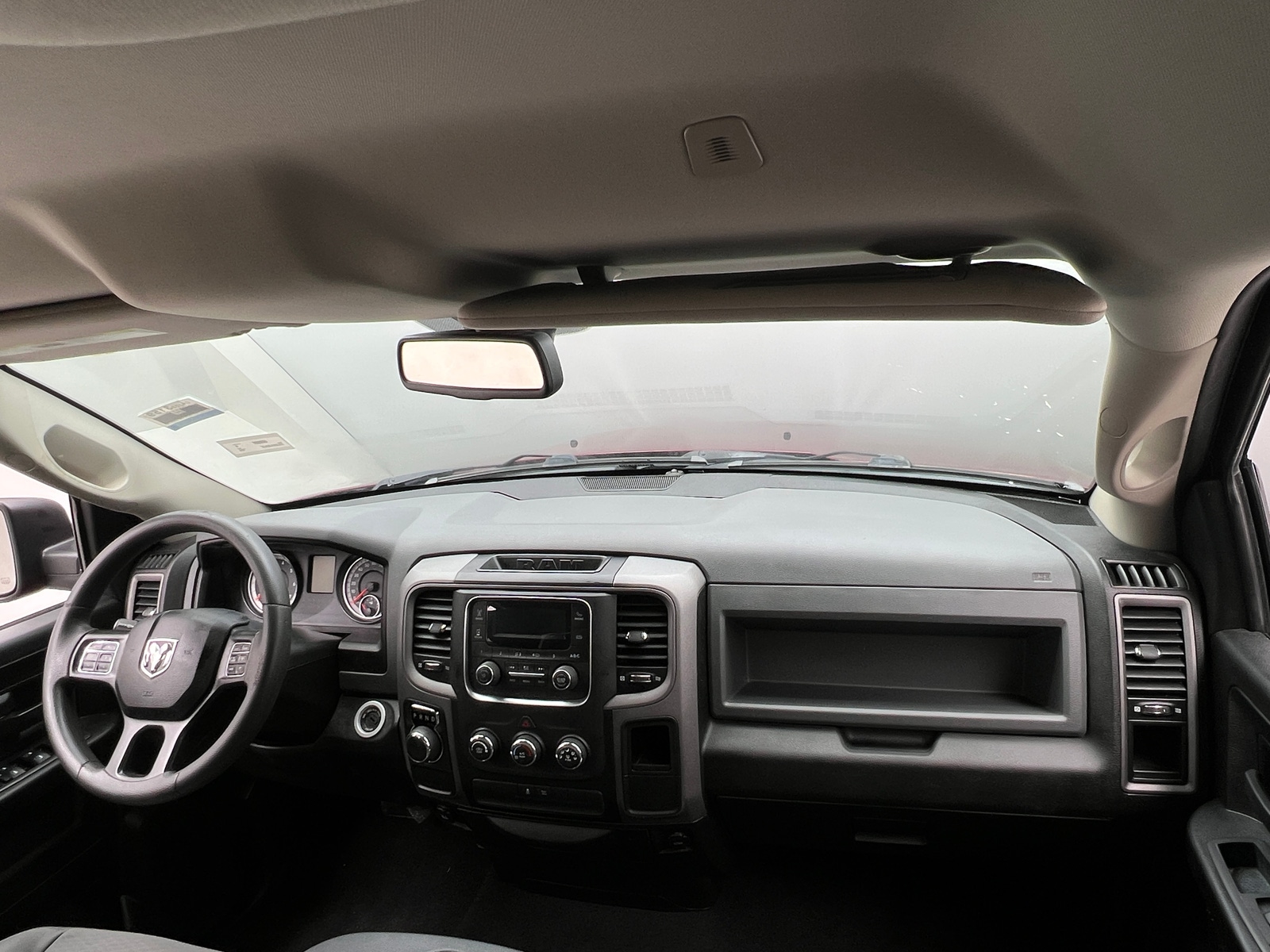 Thumbnail: 2019 RAM 1500 Classic - 3