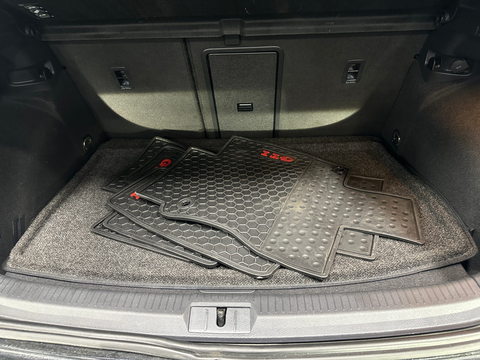 Thumbnail: 2019 Volkswagen Golf - 6