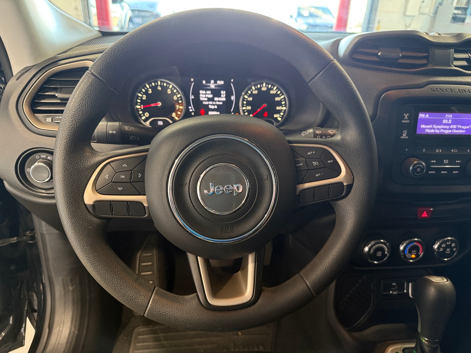 Thumbnail: 2017 Jeep Renegade - 5