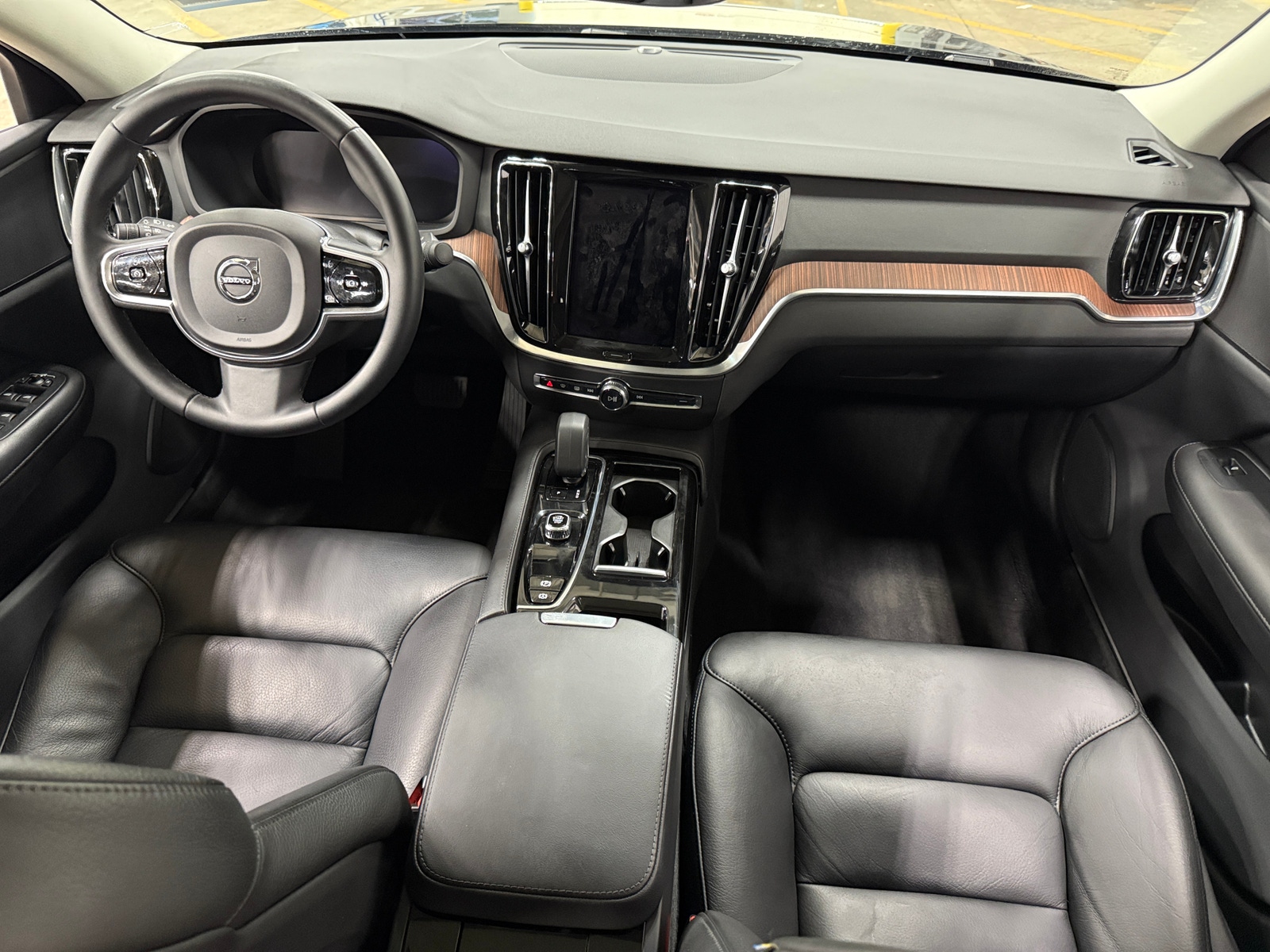 Thumbnail: 2023 Volvo S60 - 2