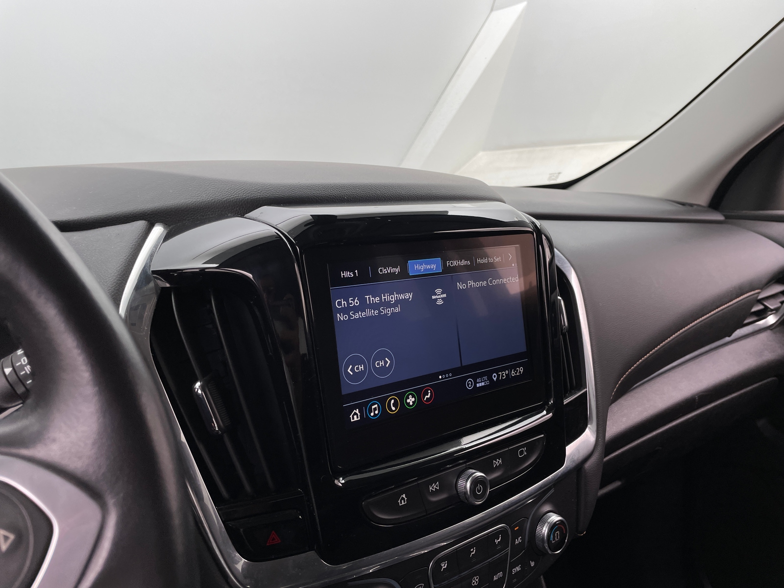 Thumbnail: 2021 Chevrolet Traverse - 4