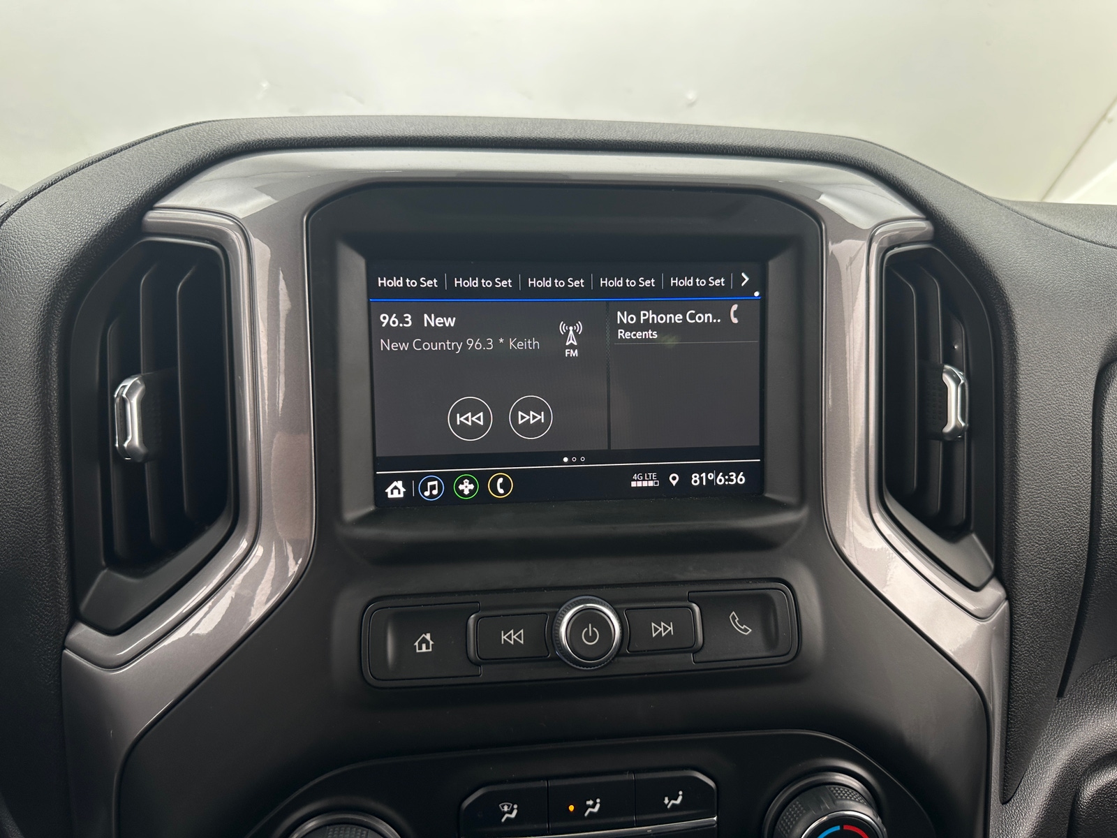 Thumbnail: 2021 Chevrolet Silverado 1500 - 4