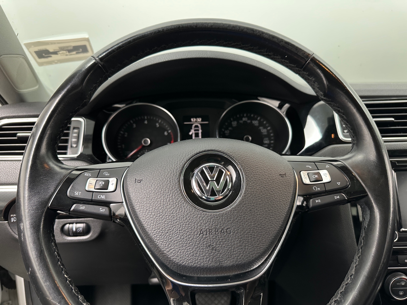 Thumbnail: 2017 Volkswagen Jetta - 4