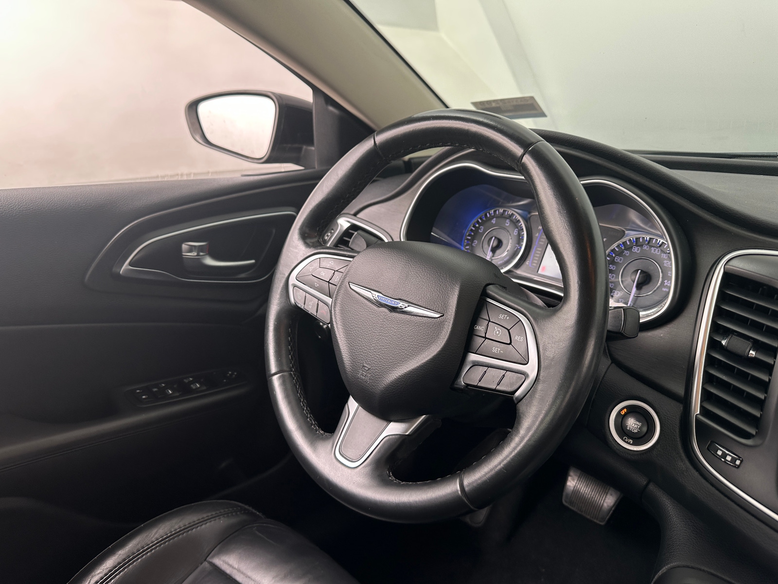 Thumbnail: 2017 Chrysler 200 - 4