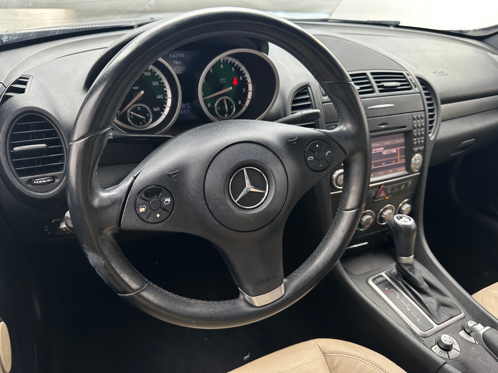 Thumbnail: 2011 Mercedes-Benz SLK - 4