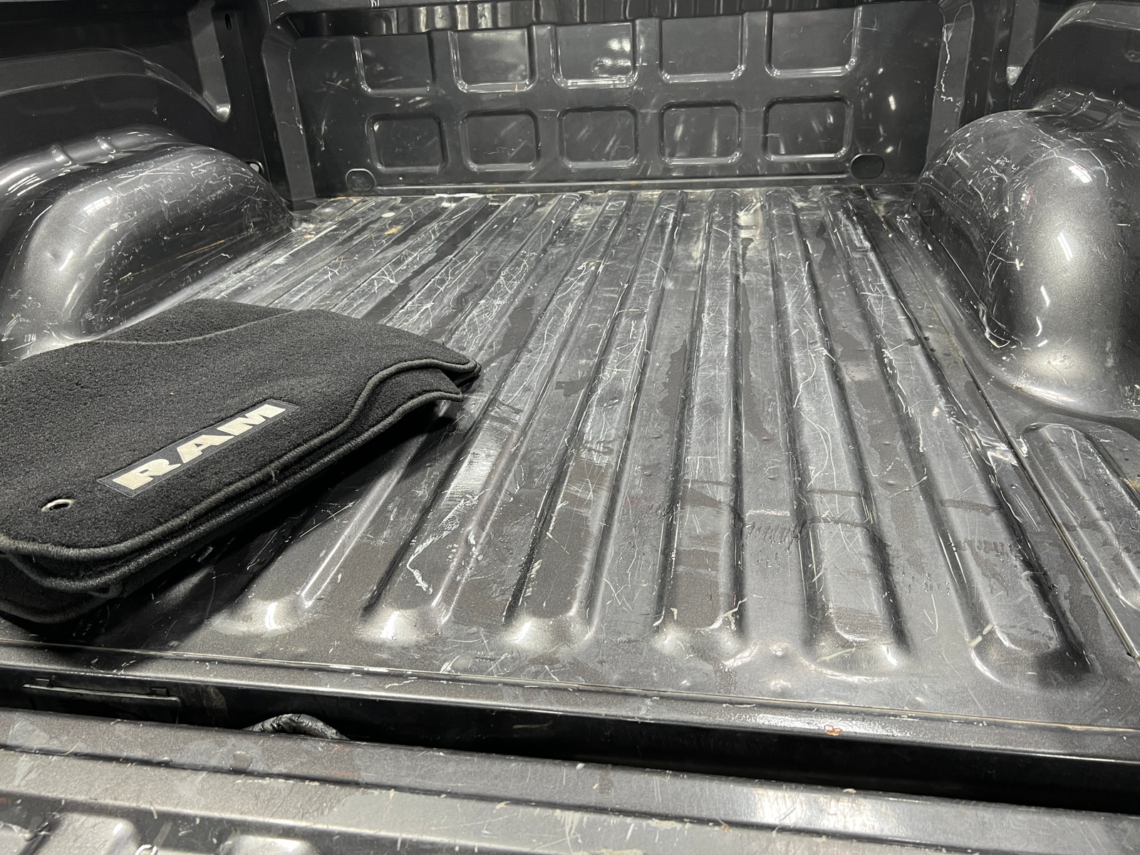 Thumbnail: 2020 RAM 1500 Classic - 7