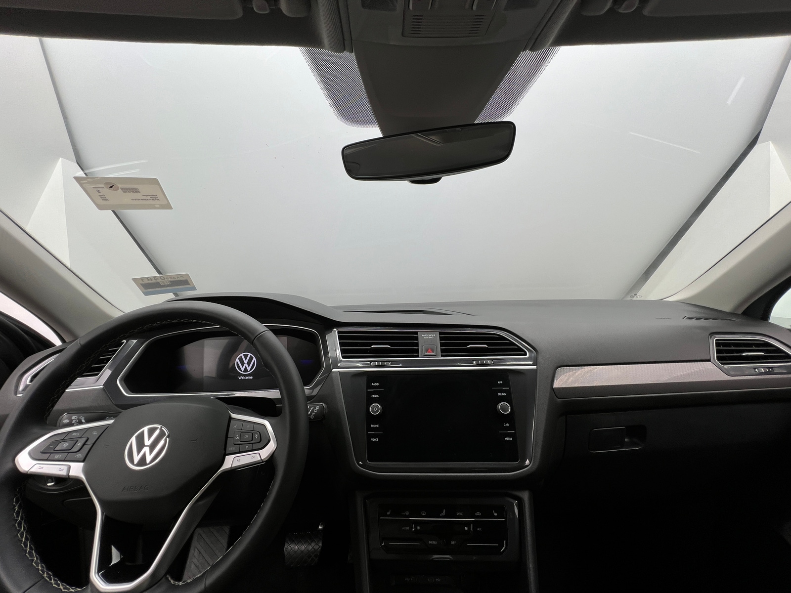Thumbnail: 2024 Volkswagen Tiguan - 2