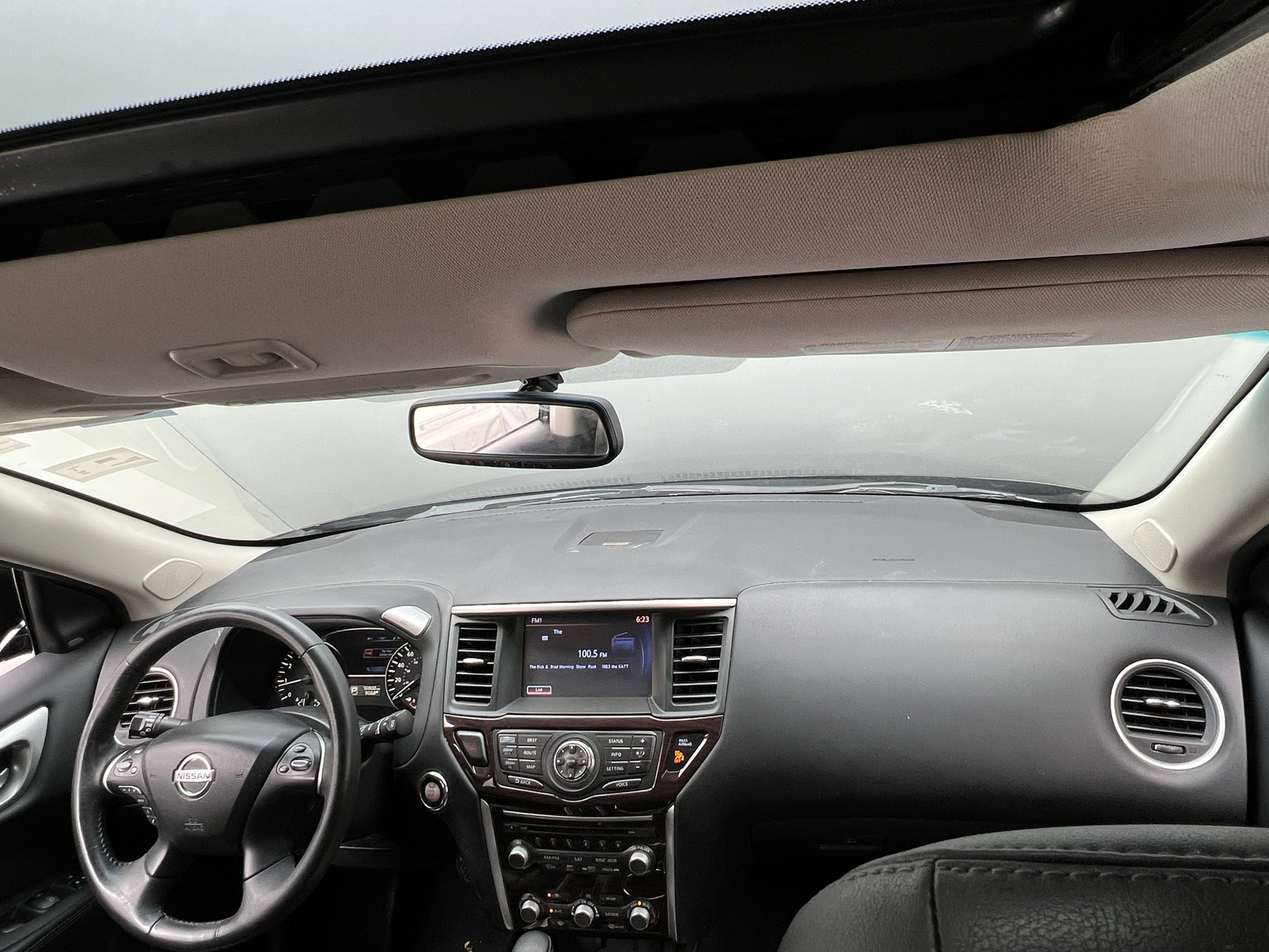 Thumbnail: 2015 Nissan Pathfinder - 2