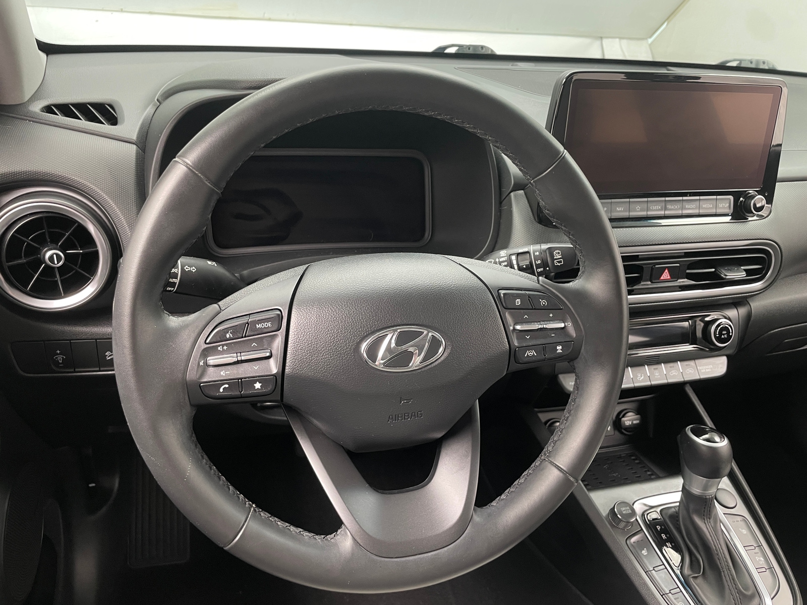 Thumbnail: 2022 Hyundai Kona - 4