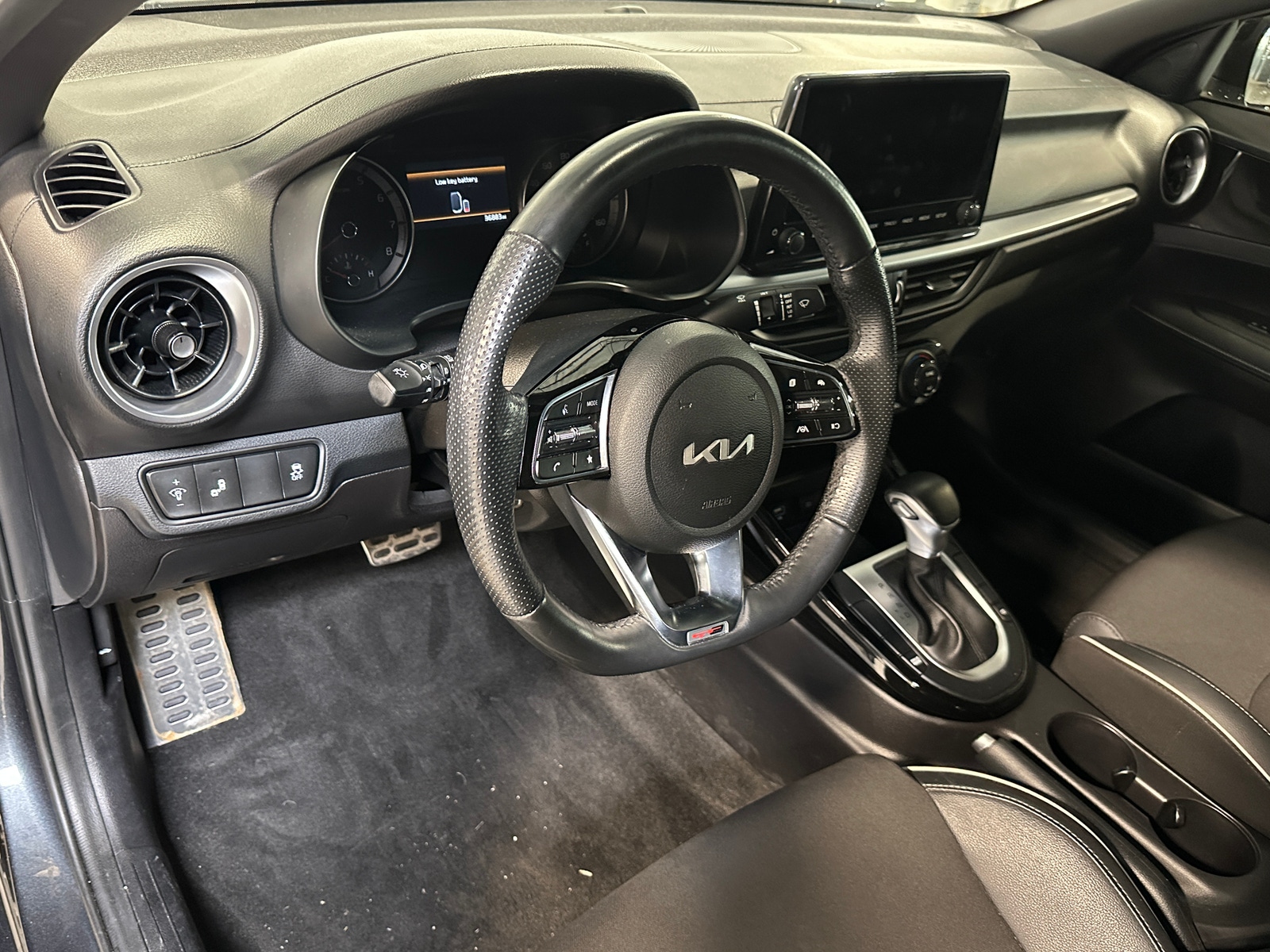 Thumbnail: 2022 Kia Forte - 3