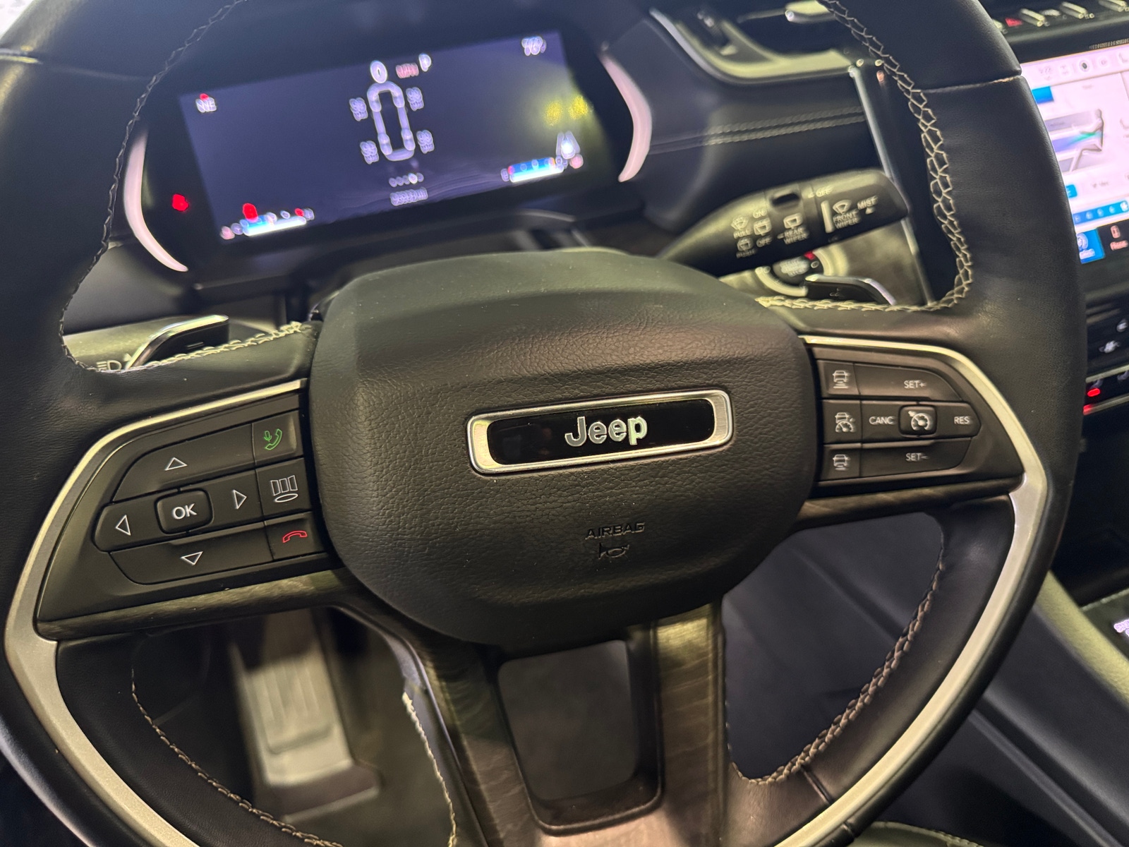 Thumbnail: 2022 Jeep Grand Cherokee L - 4