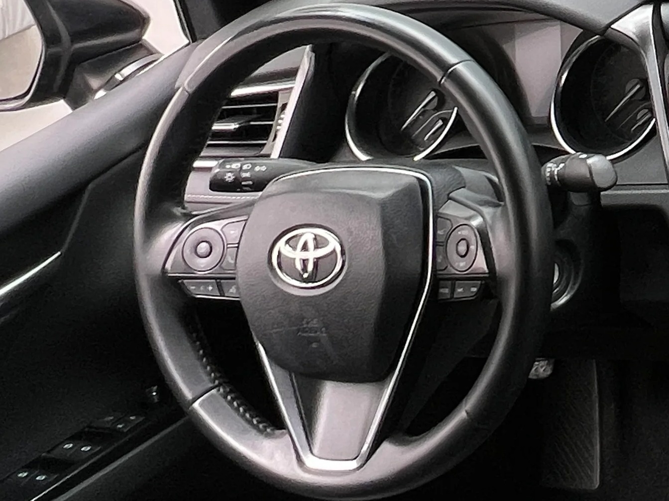 Thumbnail: 2018 Toyota Camry - 4
