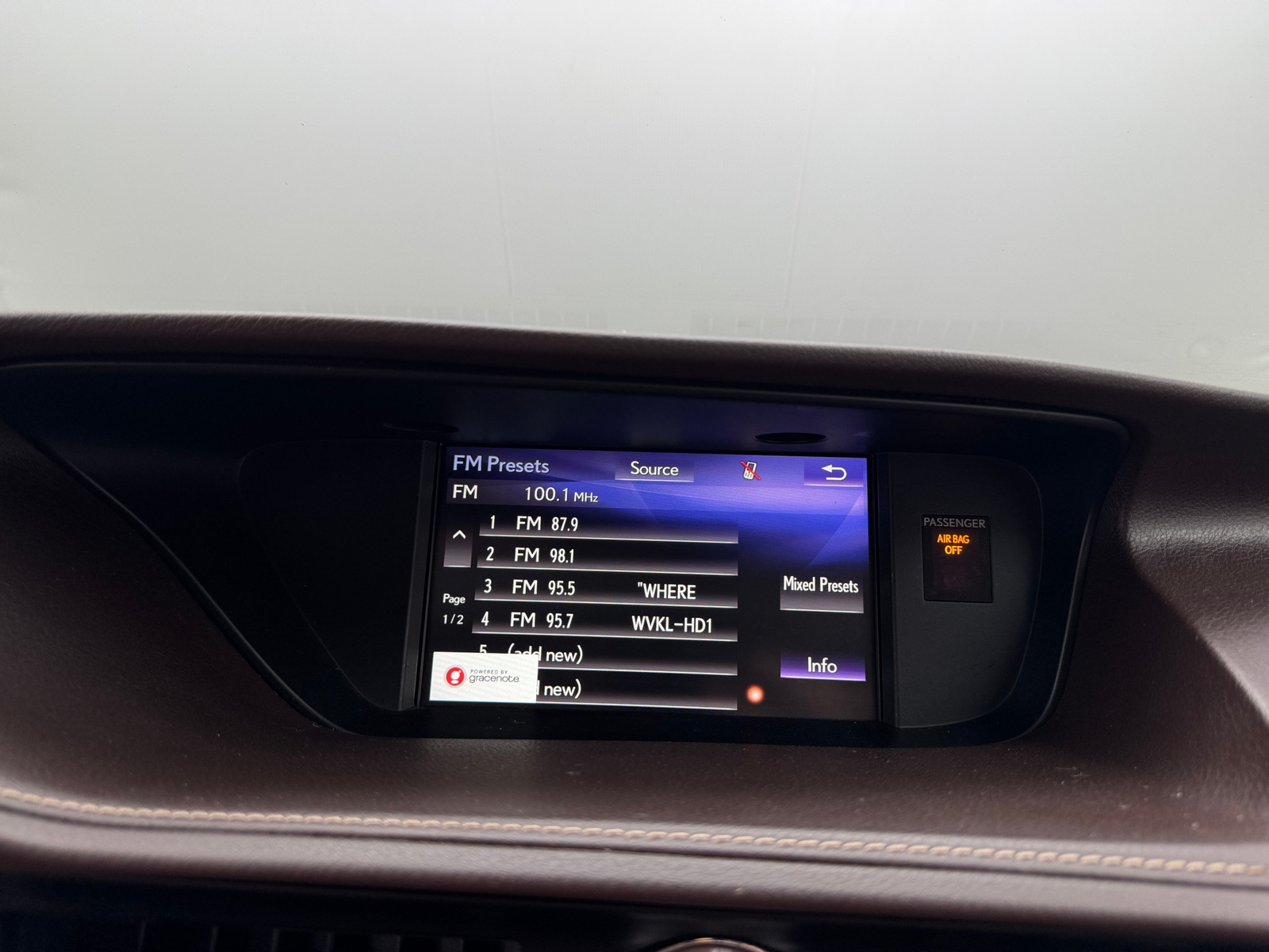 Thumbnail: 2017 Lexus ES - 3