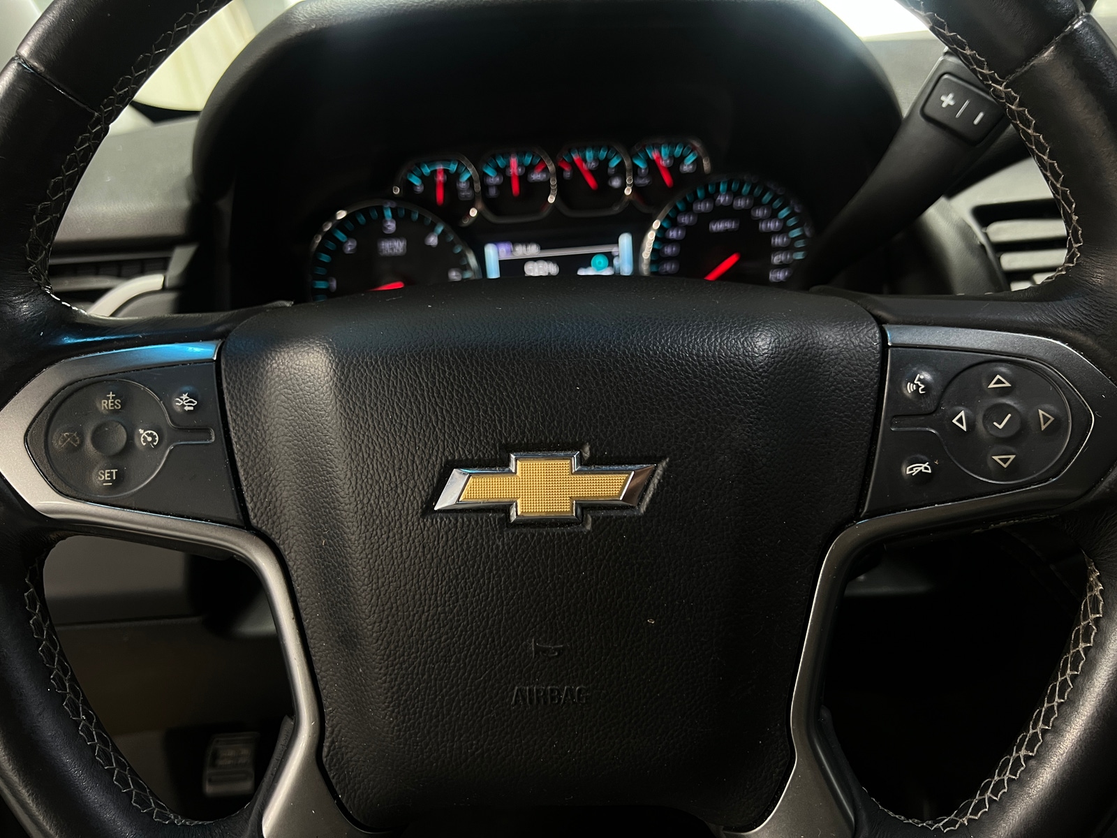 Thumbnail: 2015 Chevrolet Tahoe - 4