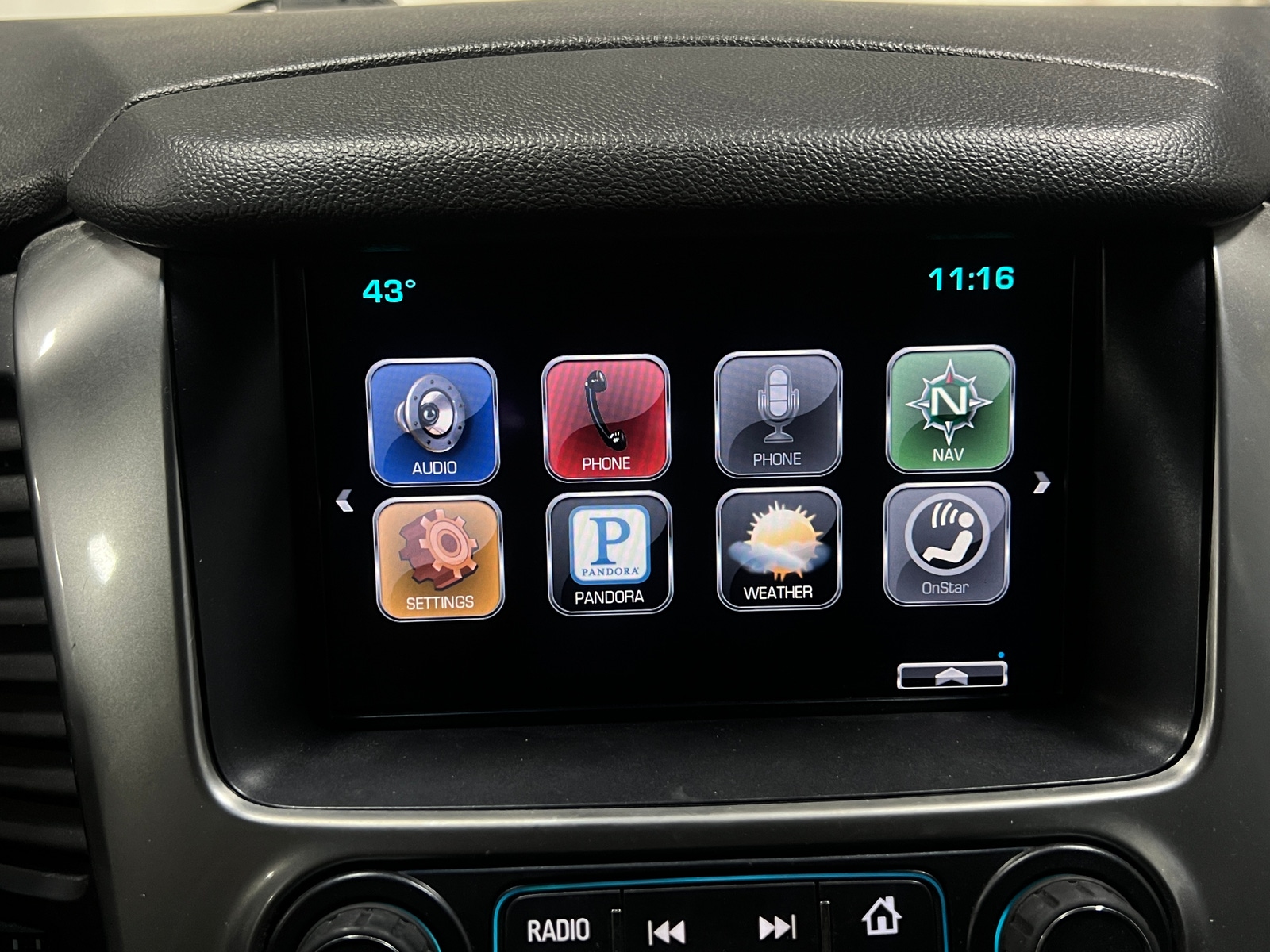 Thumbnail: 2015 Chevrolet Tahoe - 3