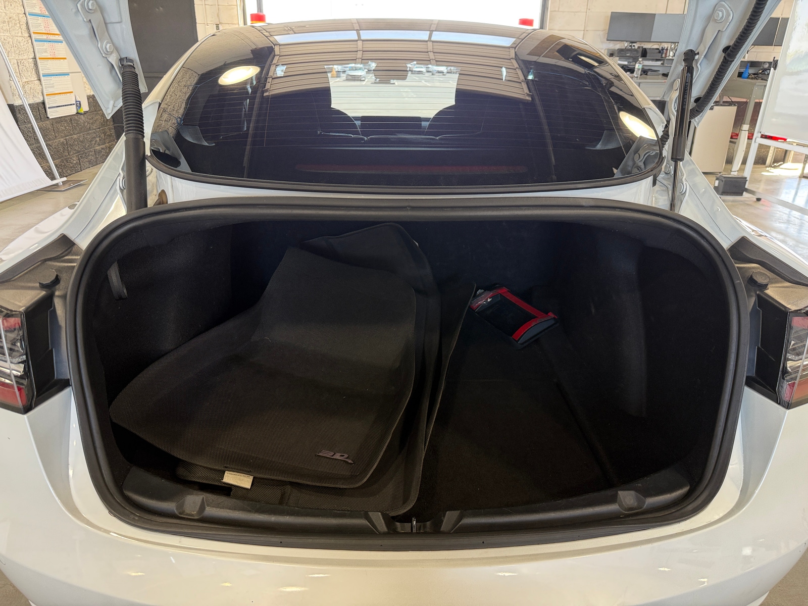 Thumbnail: 2022 Tesla Model 3 - 5