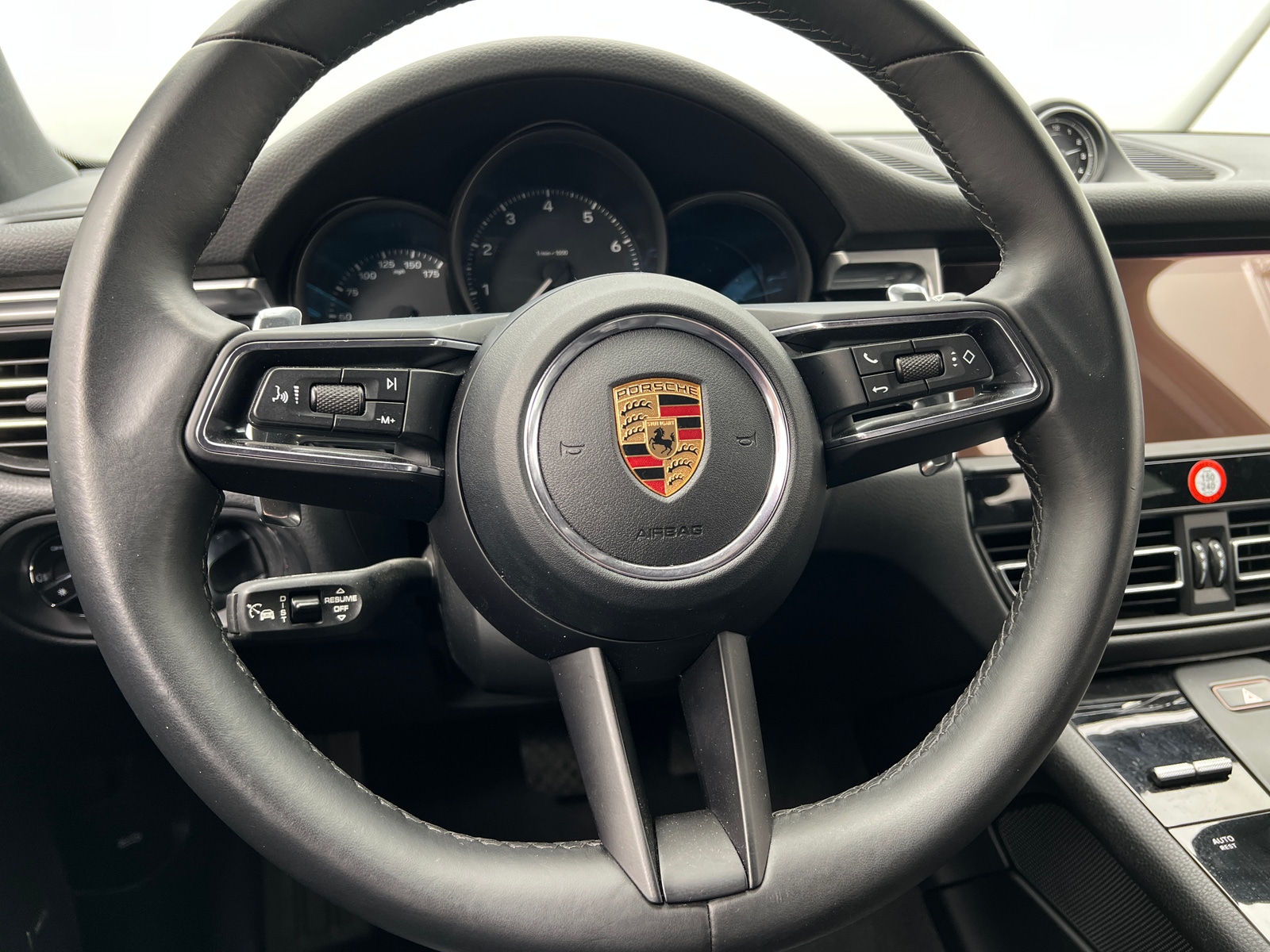 Thumbnail: 2022 Porsche Macan - 4