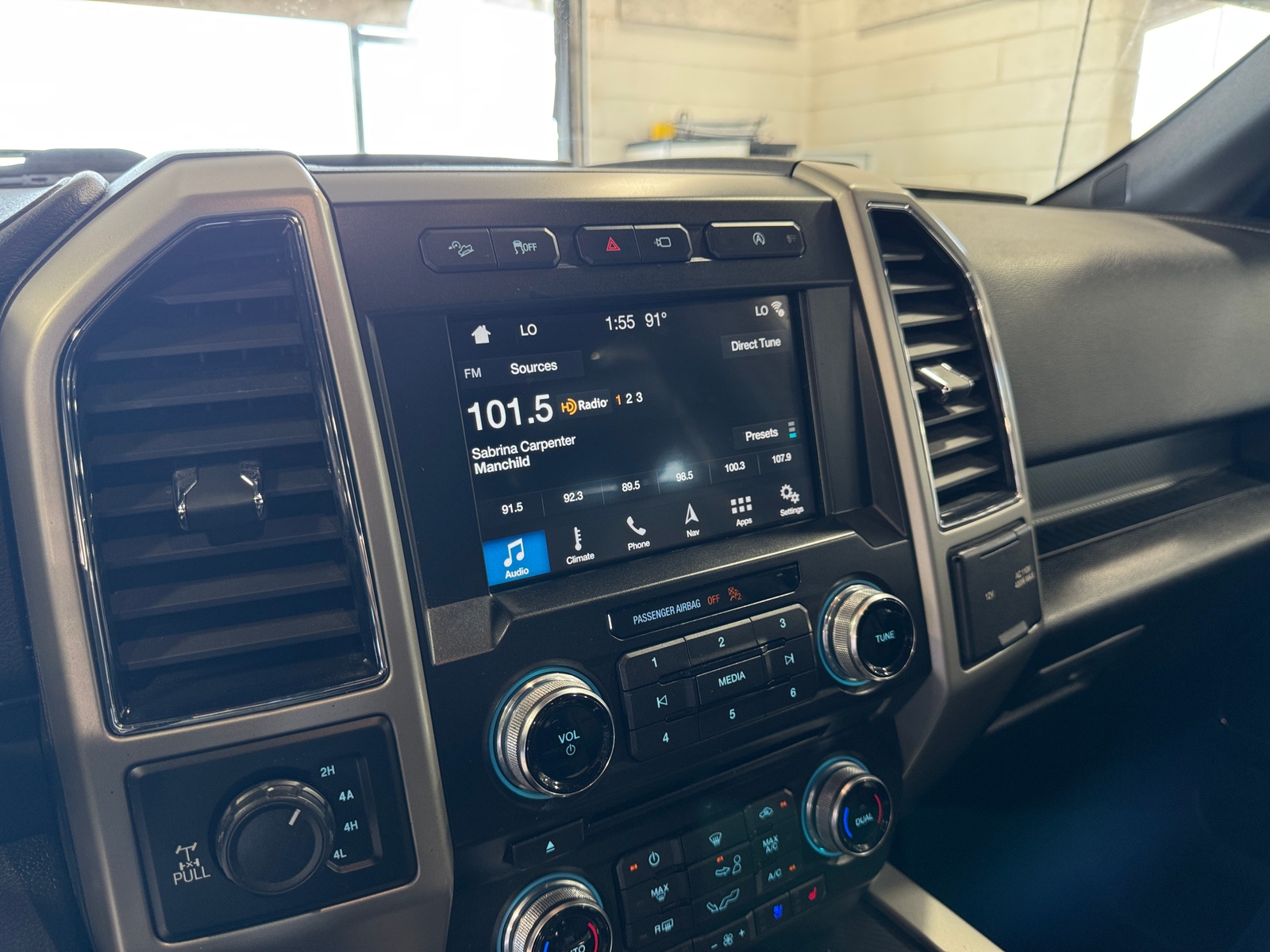 Thumbnail: 2018 Ford Econoline - 3