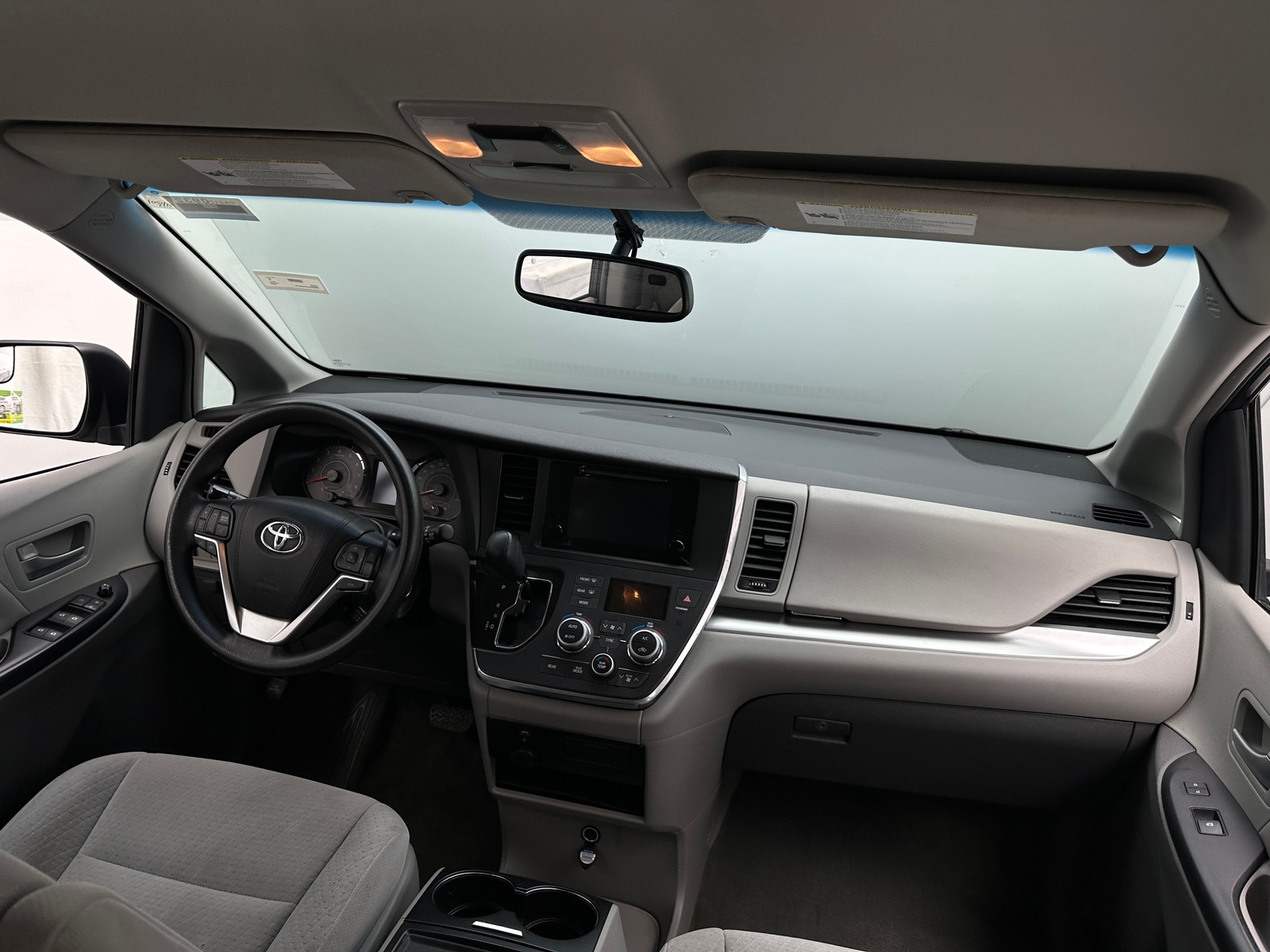 Thumbnail: 2015 Toyota Sienna - 3