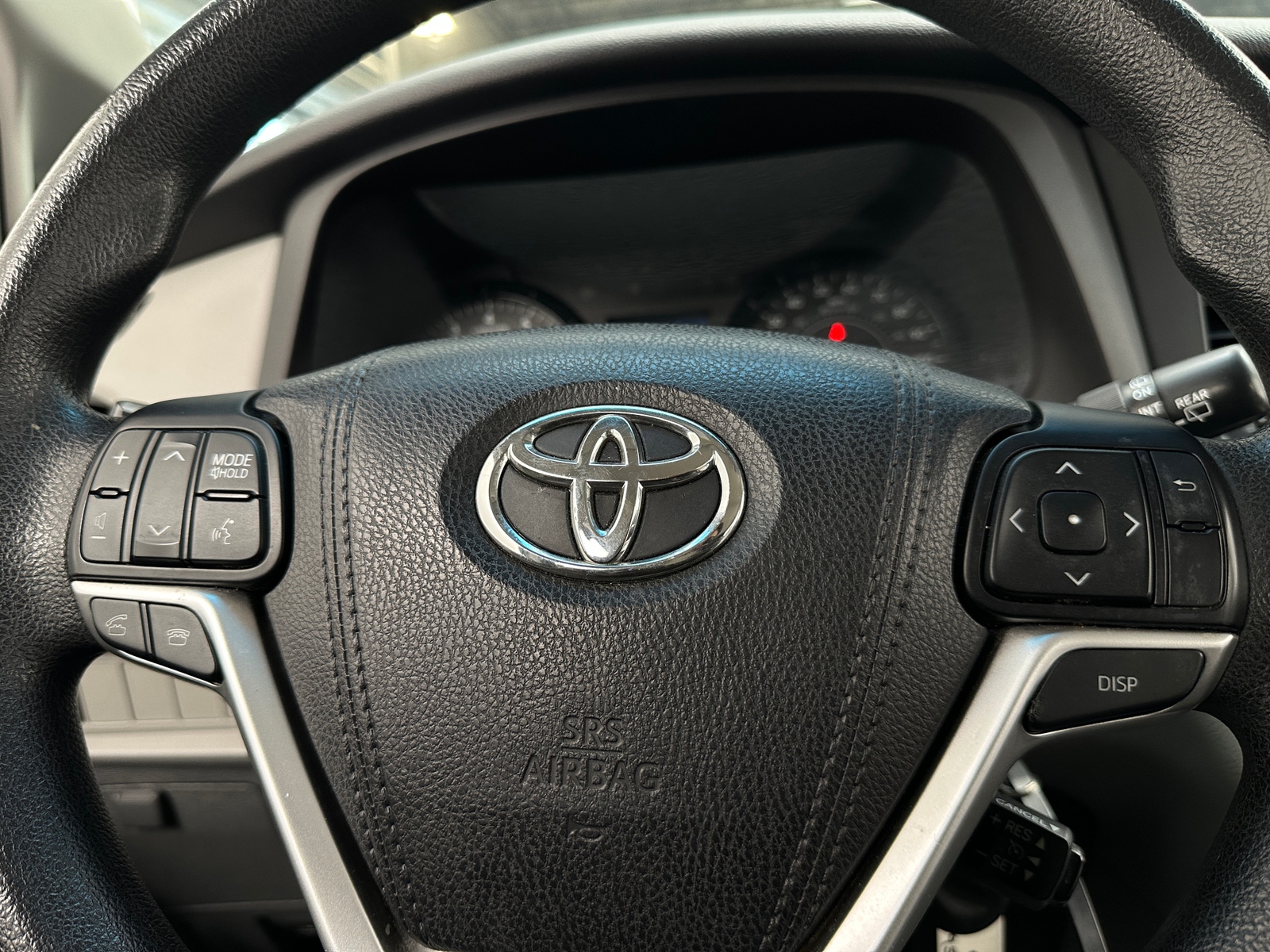 Thumbnail: 2015 Toyota Sienna - 5