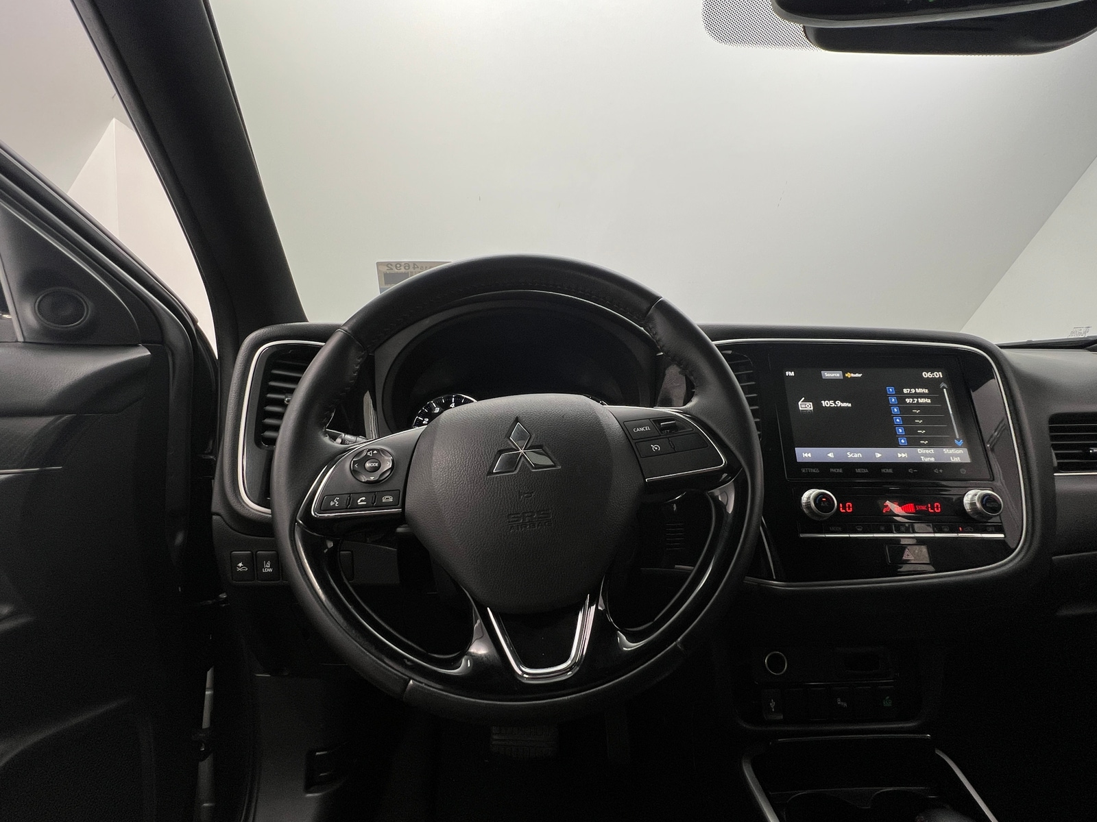 Thumbnail: 2020 Mitsubishi Outlander - 5