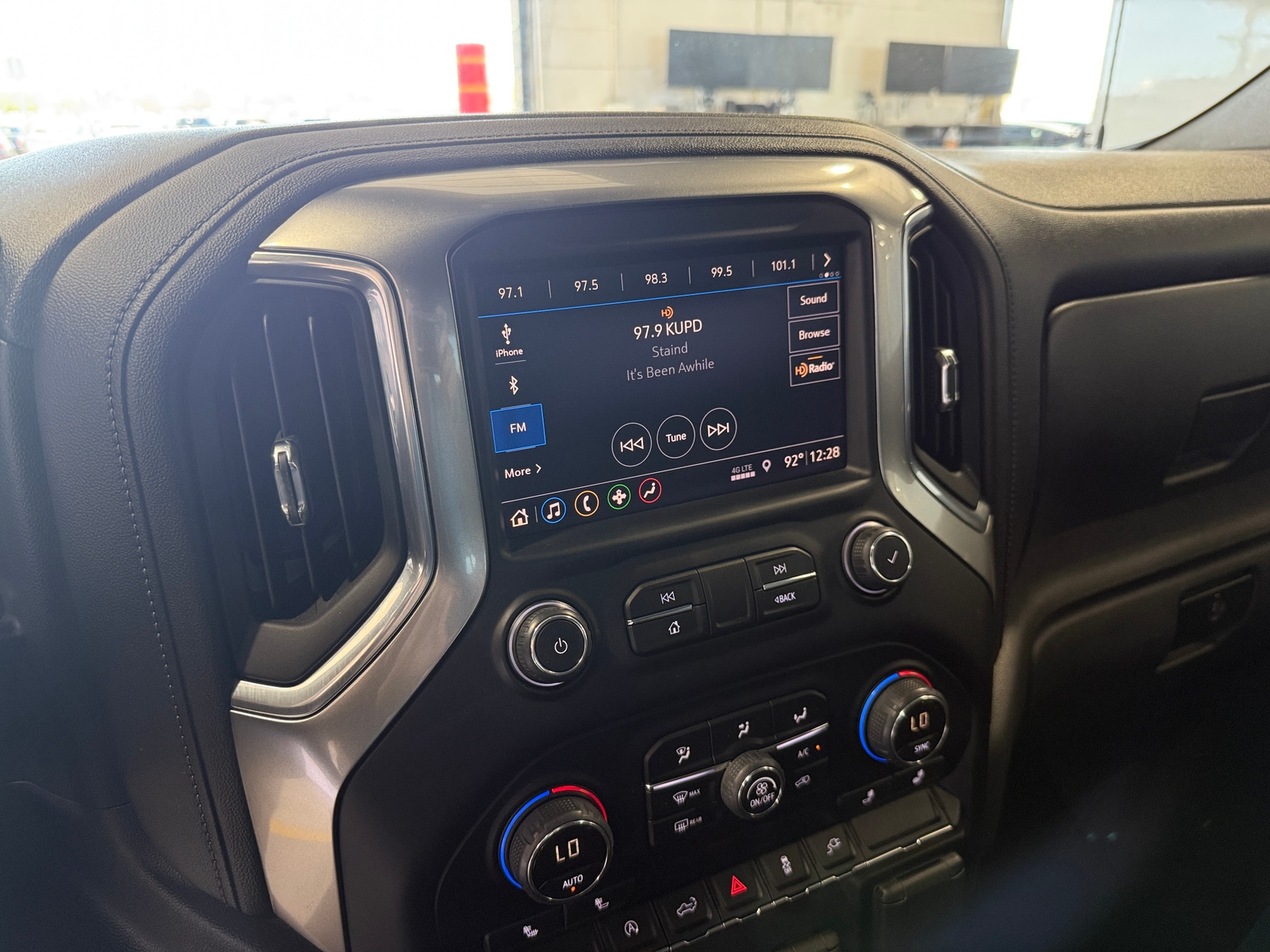 Thumbnail: 2019 Chevrolet Silverado 1500 - 4