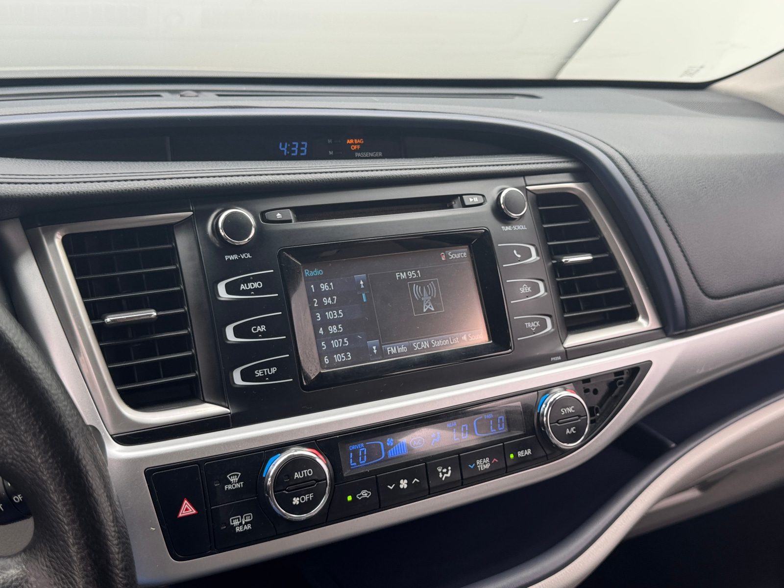 Thumbnail: 2018 Toyota Highlander - 4