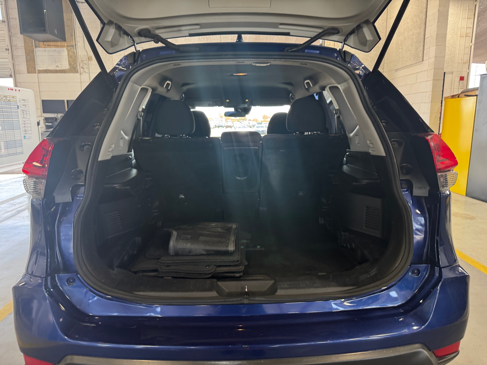 Thumbnail: 2019 Nissan Rogue - 7