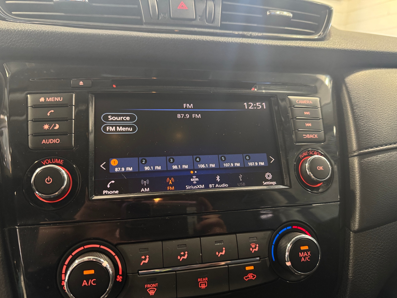 Thumbnail: 2019 Nissan Rogue - 4