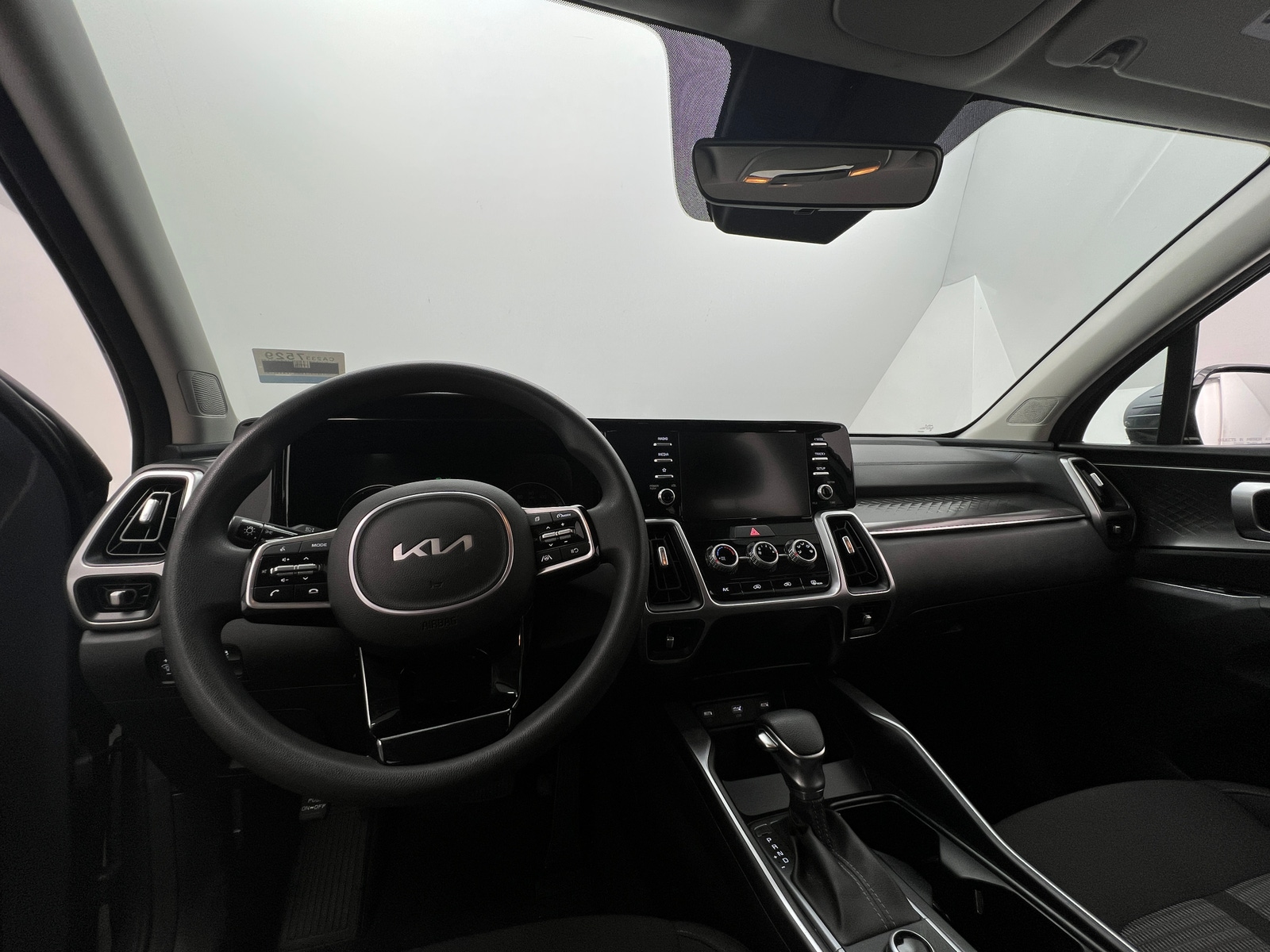 Thumbnail: 2023 Kia Sorento - 3