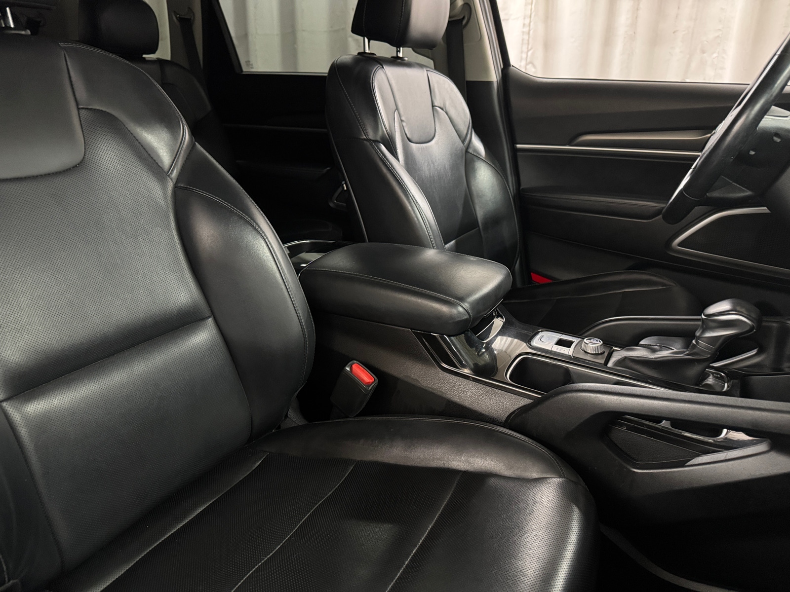 Thumbnail: 2020 Kia Telluride - 2