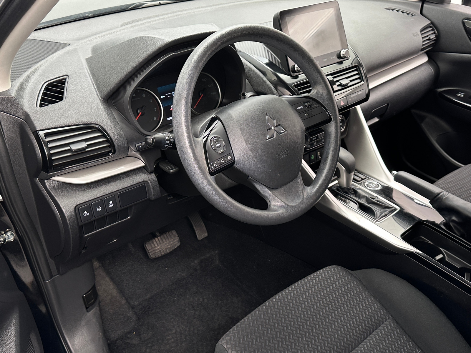 Thumbnail: 2023 Mitsubishi Eclipse Cross - 3