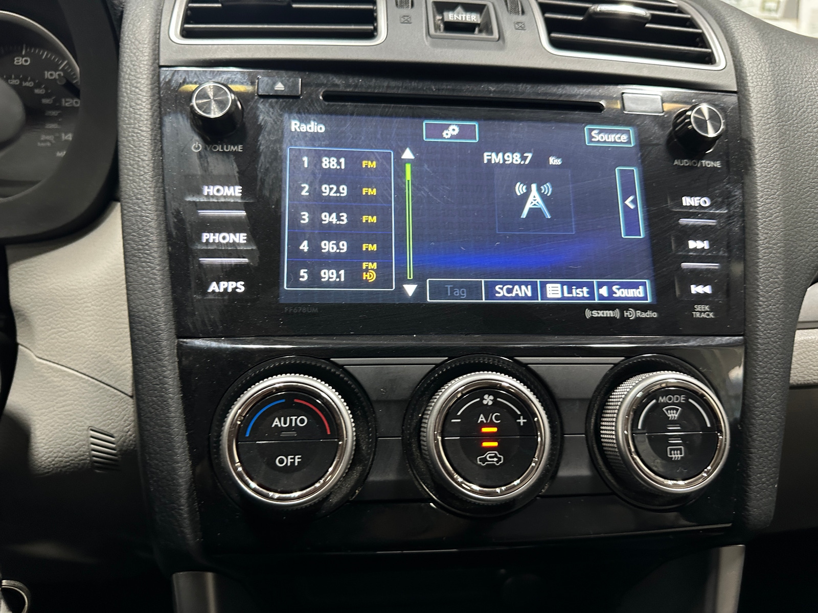 Thumbnail: 2017 Subaru Forester - 4