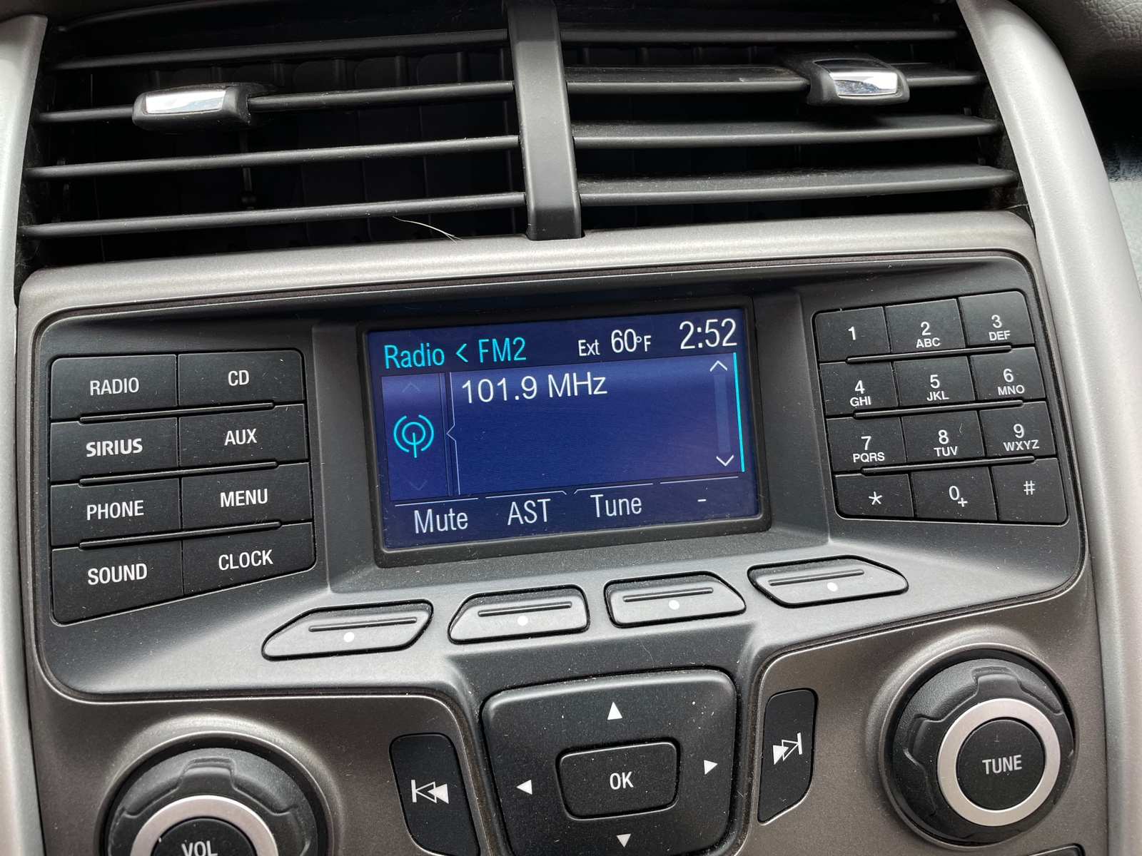 Thumbnail: 2013 Ford Edge - 4