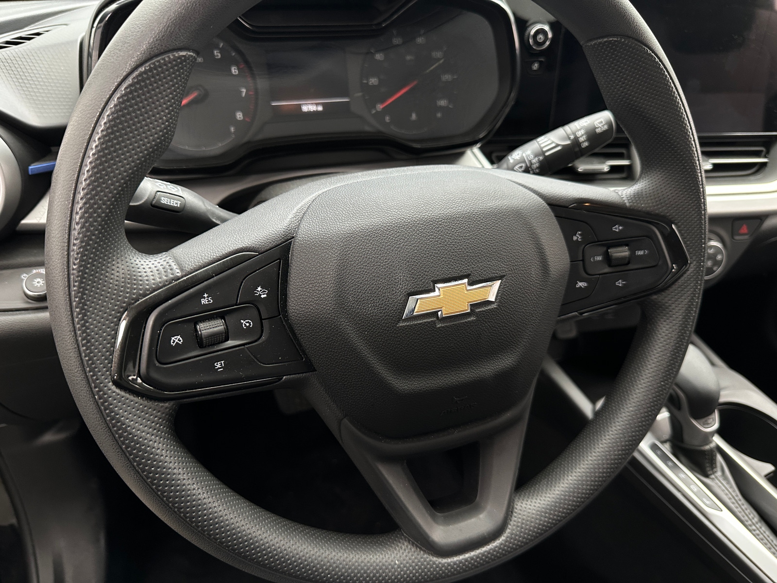 Thumbnail: 2024 Chevrolet Trax - 5