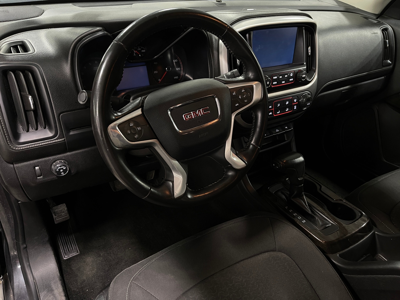 Thumbnail: 2016 GMC Canyon - 3